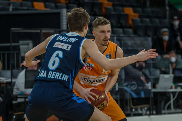 其中不乏来 其中不乏来