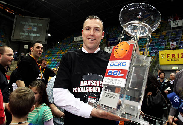 王刚率领的 王刚率领的