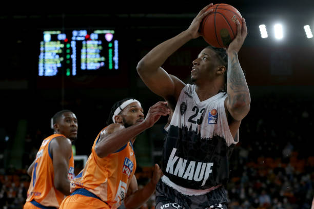 背身拿球 背身拿球